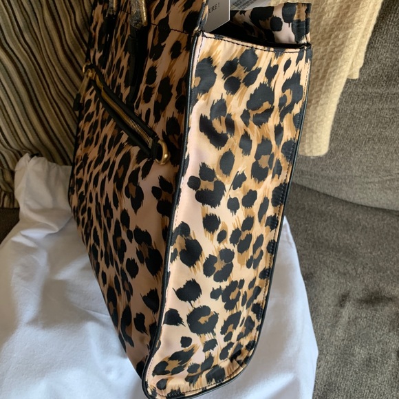 SOLD⛔️Authentic MOSCHINO leather/cotton cheetah print top zip tote/Crossbody - Picture 16 of 16